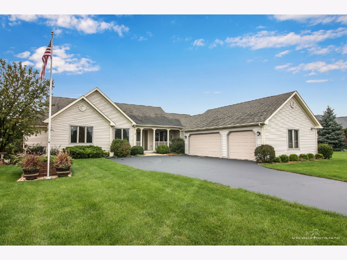 Homes Sold Whitetail Crossing Spring Grove Illinois, 8401 Eagle Ridge