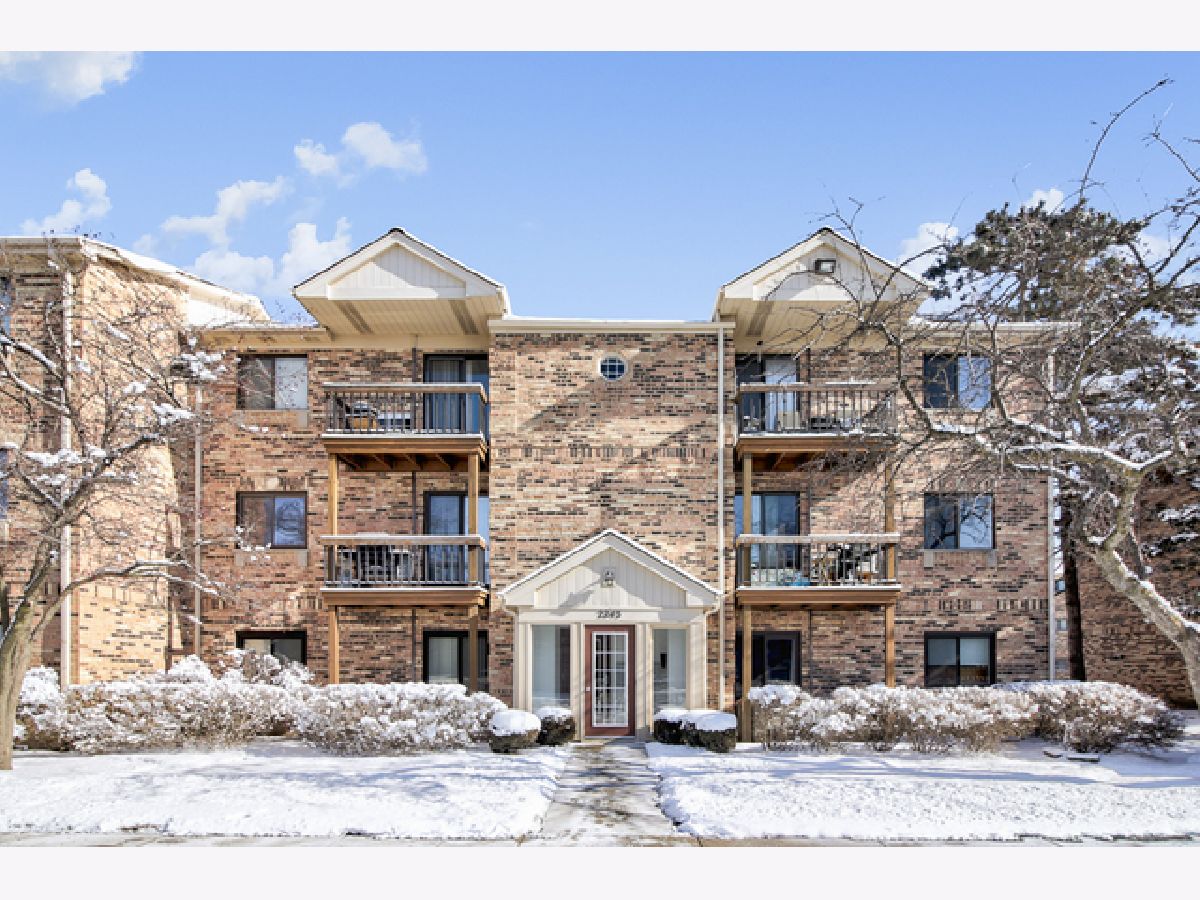 Condominiums Rented Rosewood Arlington Heights Illinois, 2243 Nichols