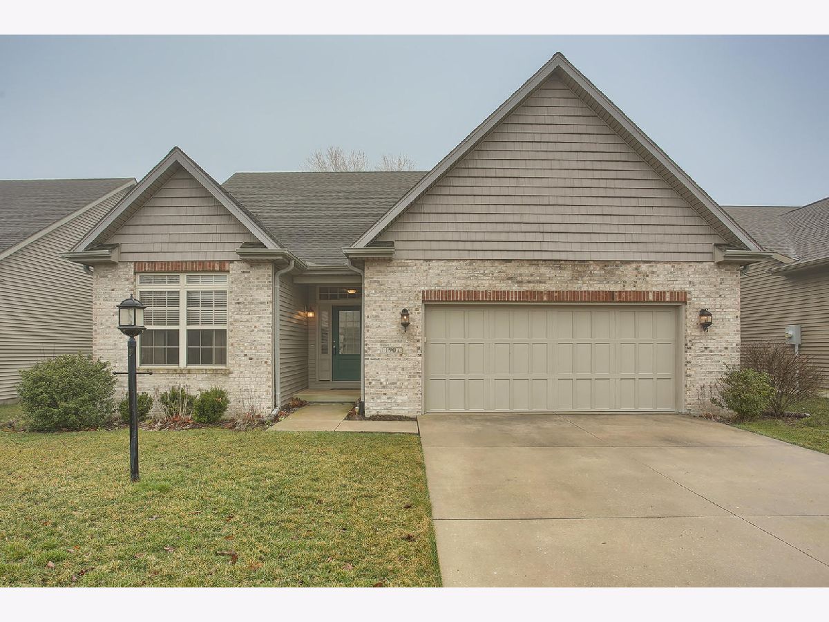 Homes & Condos & Townhomes Sold Quail Run Mahomet Illinois, 1907 Quail Run