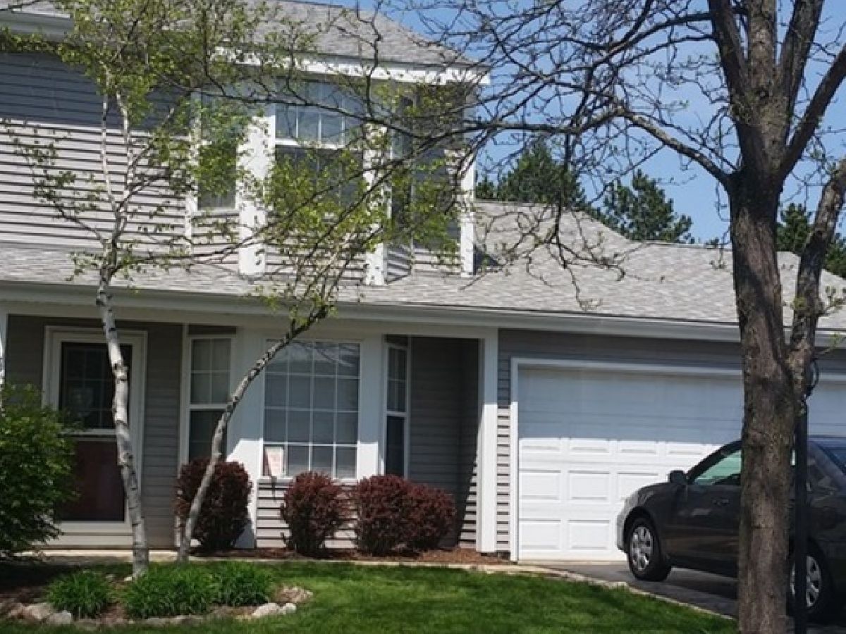 Townhomes & Condos & Homes Rented Newbury Village Island Lake Illinois, 300 Newbury