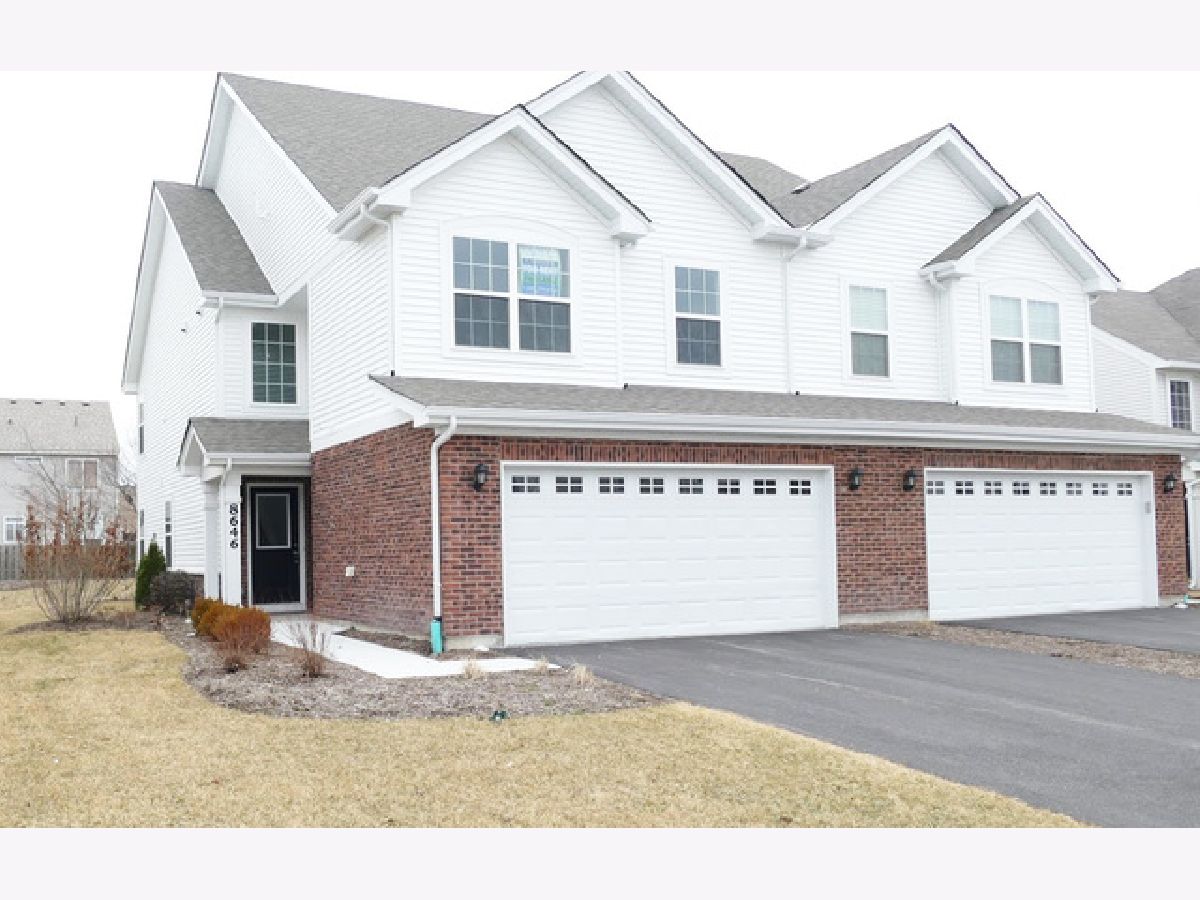 Homes & Townhomes Rented Windsor Ridge Joliet Illinois, 8646 Foxborough