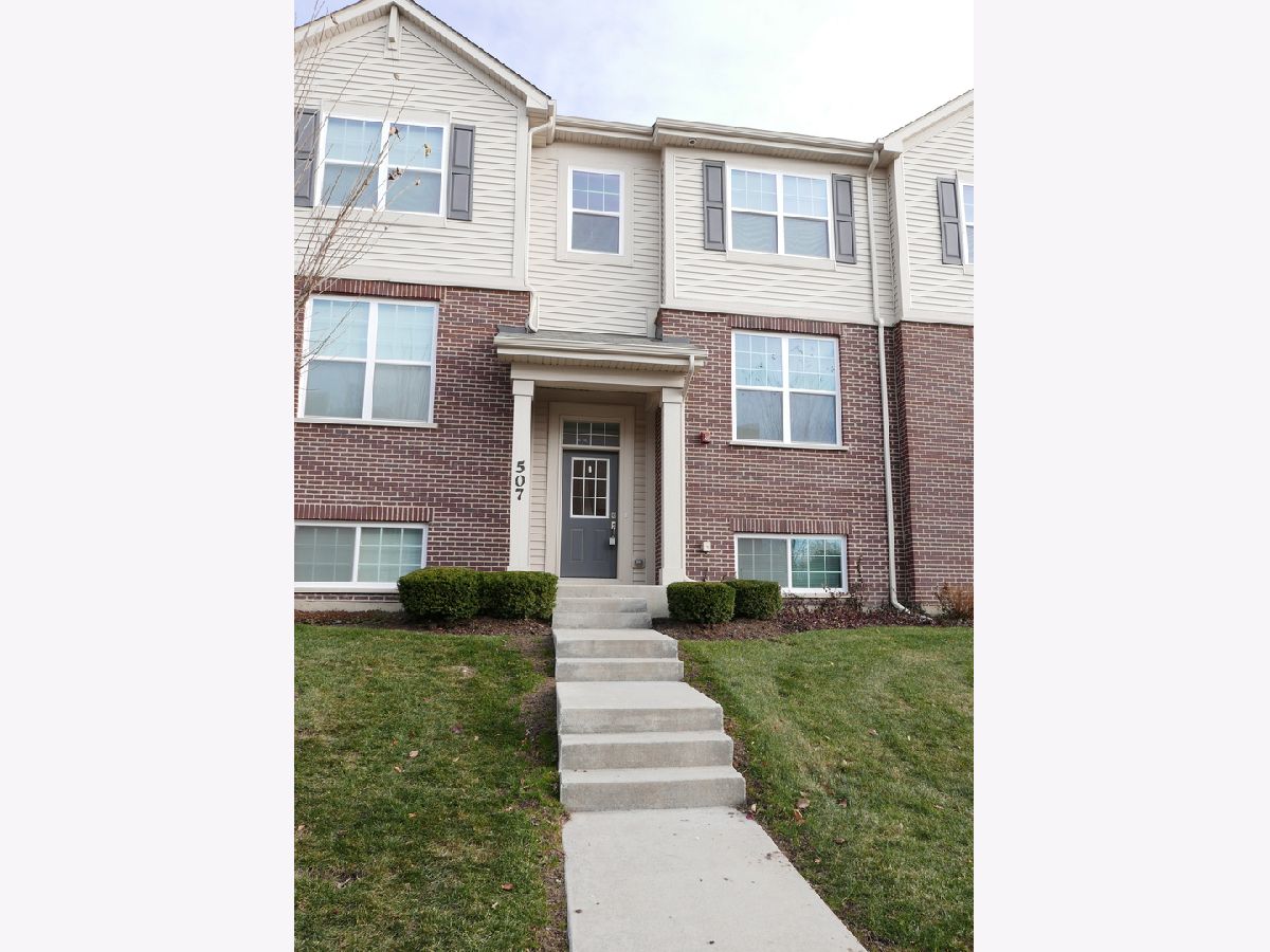 Condos & Townhomes Rented Lexington Crossing Rolling Meadows Illinois, 507 Lexington