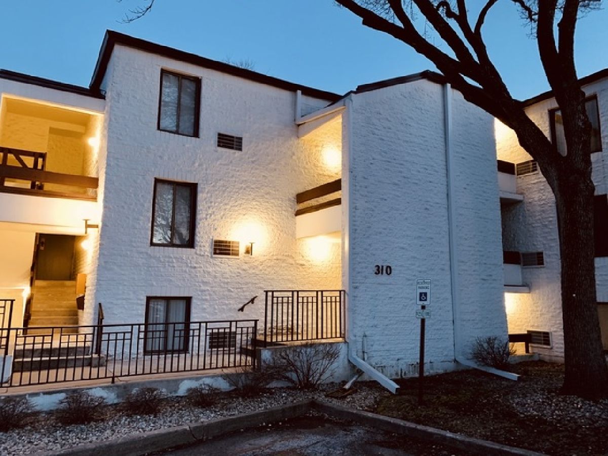 Condominiums Sold Courtyard Arlington Heights Illinois, 310 Miner
