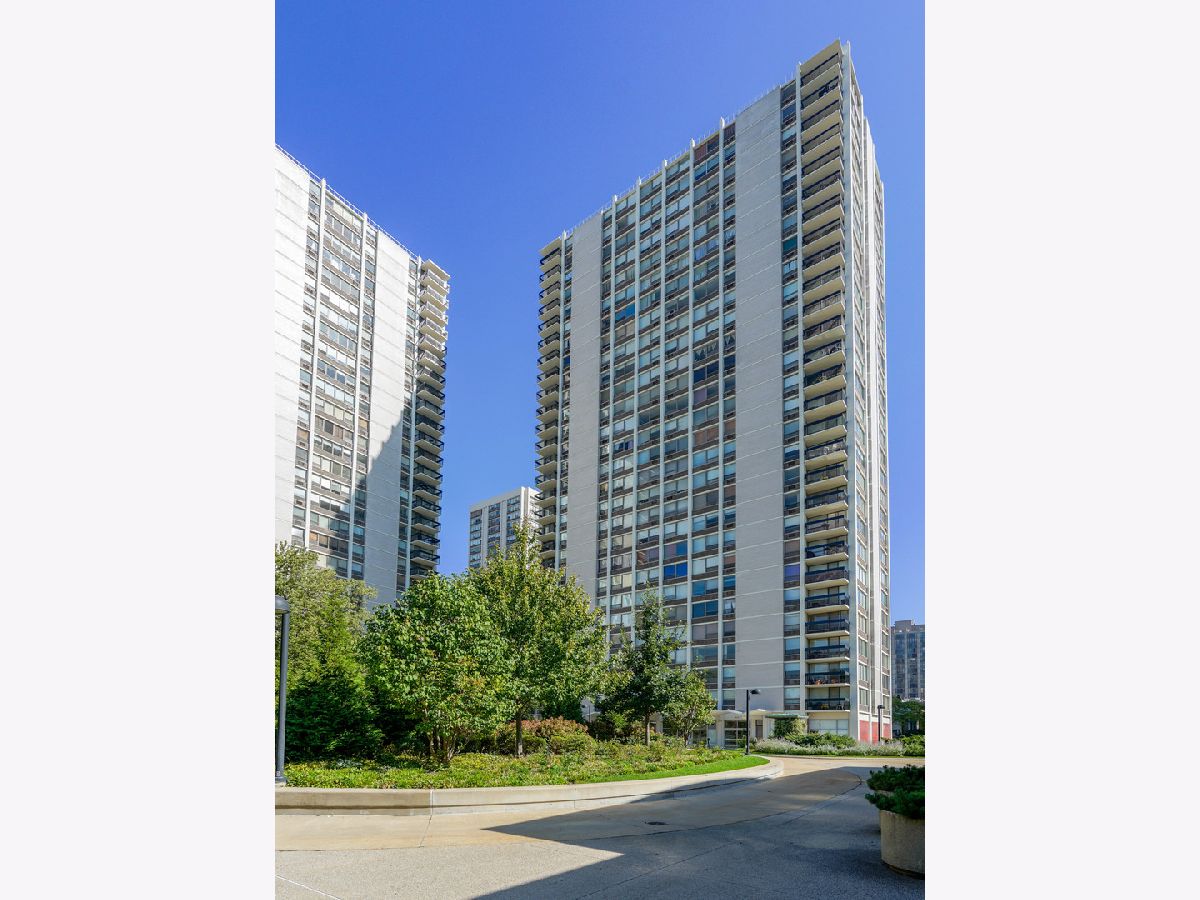 Condominiums Sold Alcott House Chicago Illinois, 1460 Sandburg
