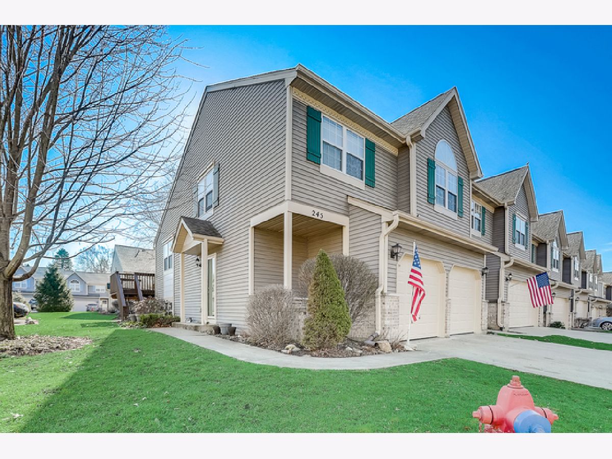Townhomes Sold Dunridge Condos East Dundee Illinois, 245 Dunridge