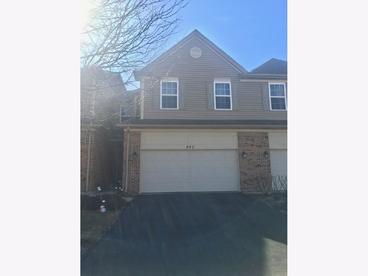 Homes & Townhomes Rented Ashton Pointe Crystal Lake Illinois, 840 Oak Hollow