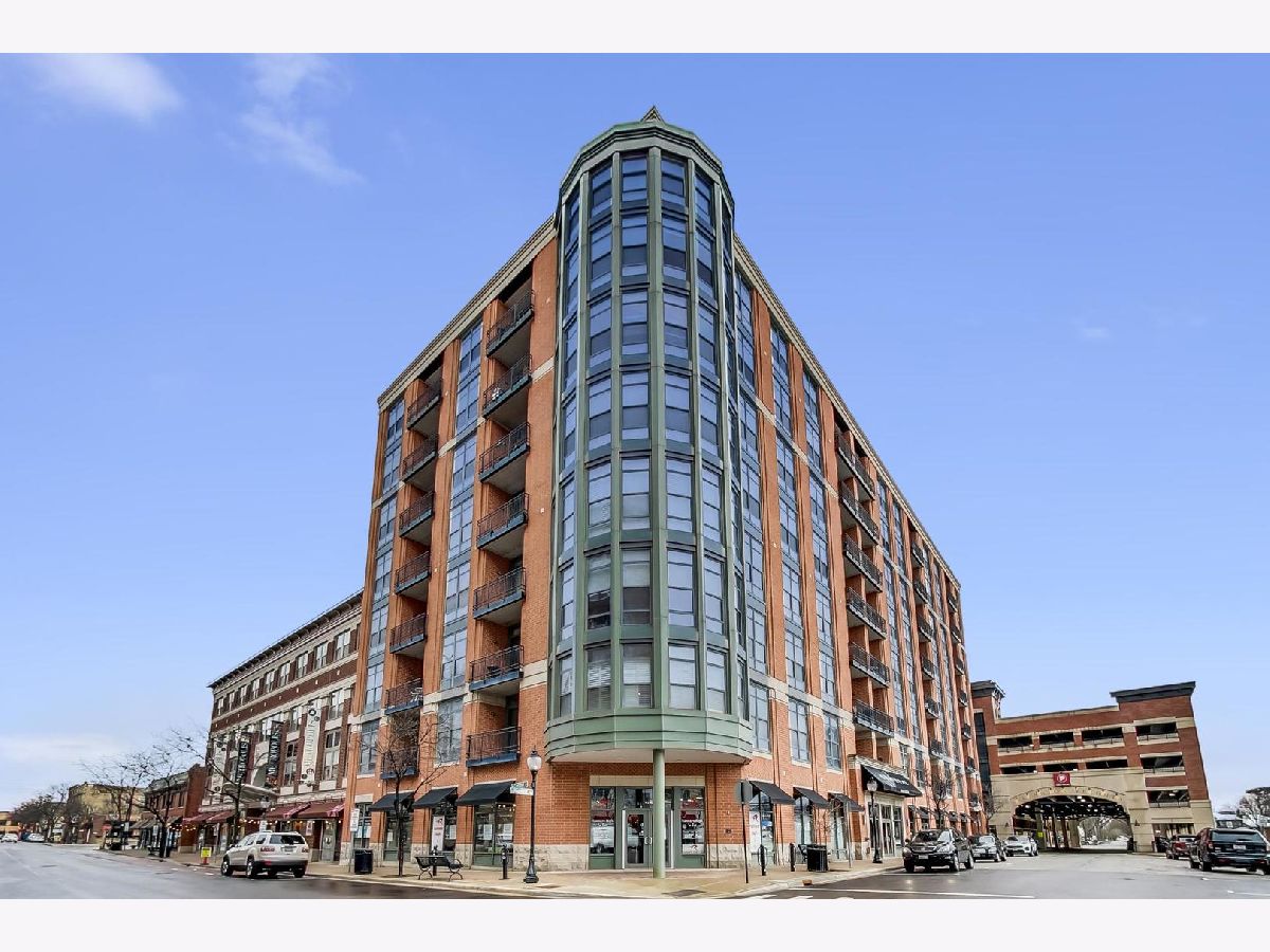 Condominiums Sold Metropolis Arlington Heights Illinois, 1 Highland