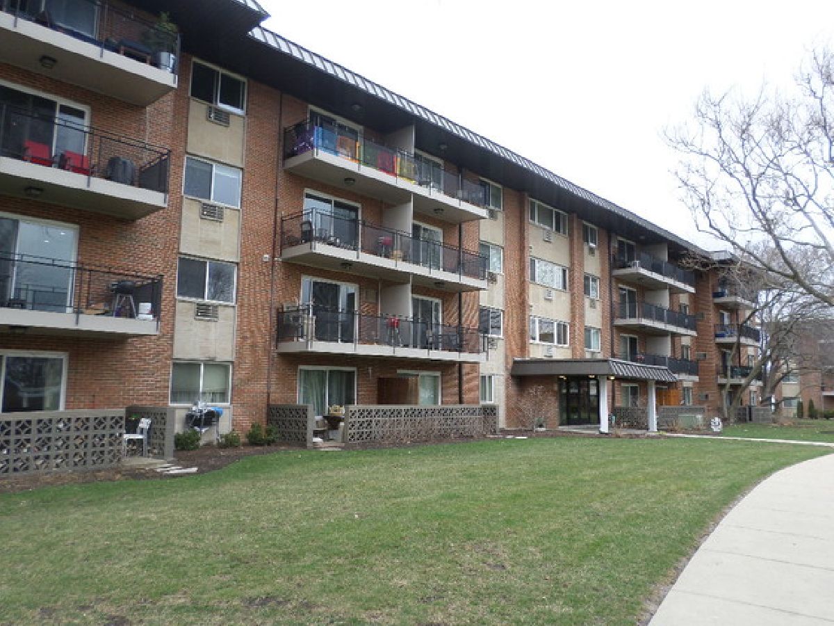 Condominiums Rented The Sanctuary Arlington Heights Illinois, 2230 Goebbert