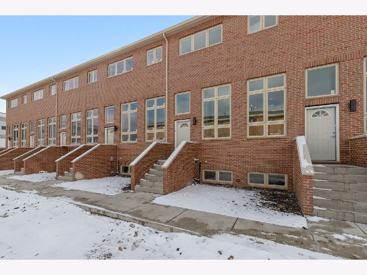 Townhomes Rented Glencar Estates Chicago Illinois, 6844 65th