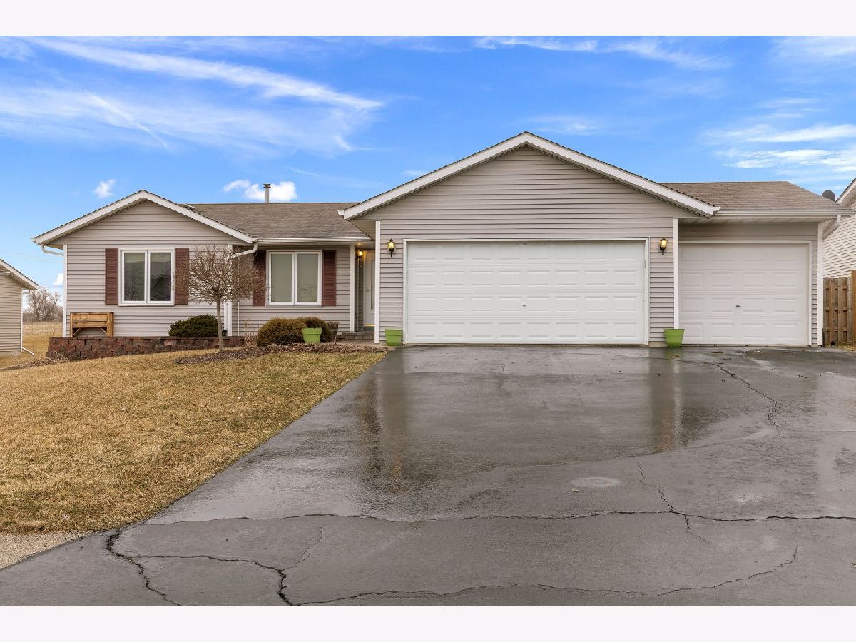 Homes & Condos & Townhomes Sold Wexford Machesney Park Illinois, 7263 Mullinshire