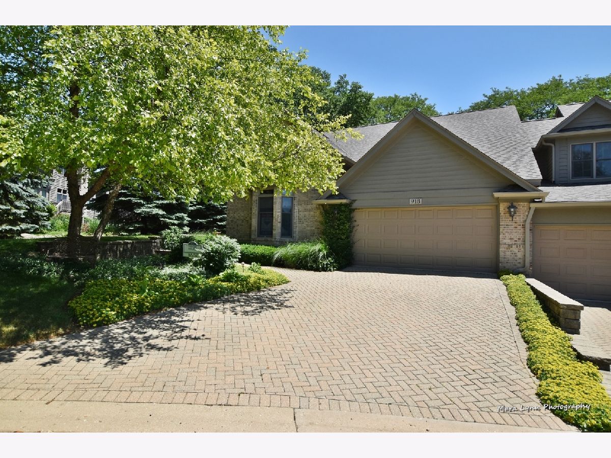Townhomes Sold Oak Crest St Charles Illinois, 918 Oak Crest