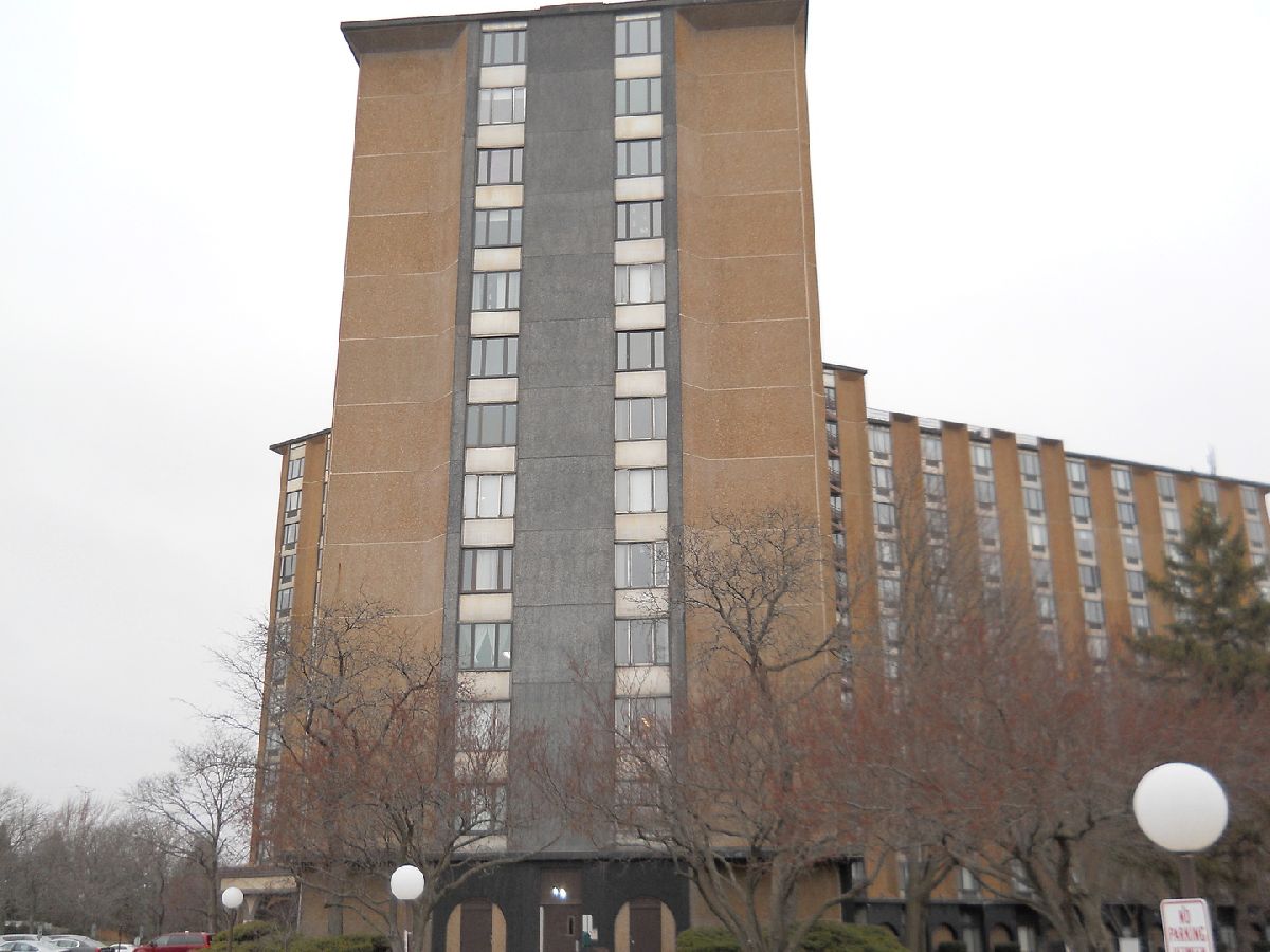 Condominiums Rented Renaissance Towers Palatine Illinois, 1 Renaissance