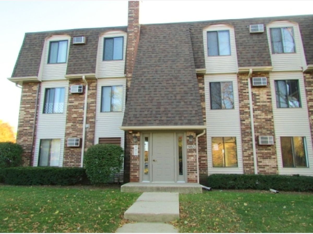 Condominiums Rented Court Of Shorewood Vernon Hills Illinois, 985 Court Of Shorewood