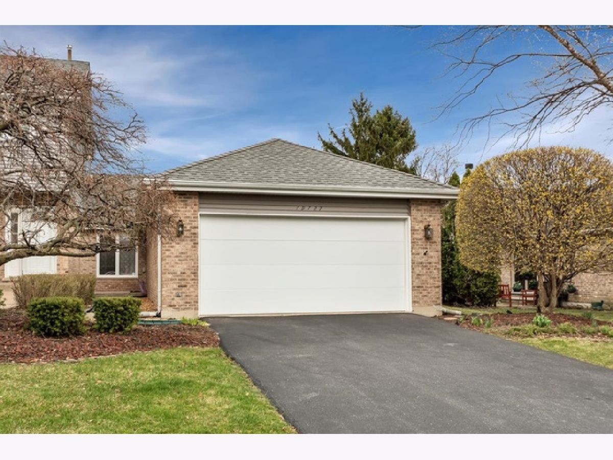 Townhomes Sold Oakbridge Mokena Illinois, 19727 Cambridge