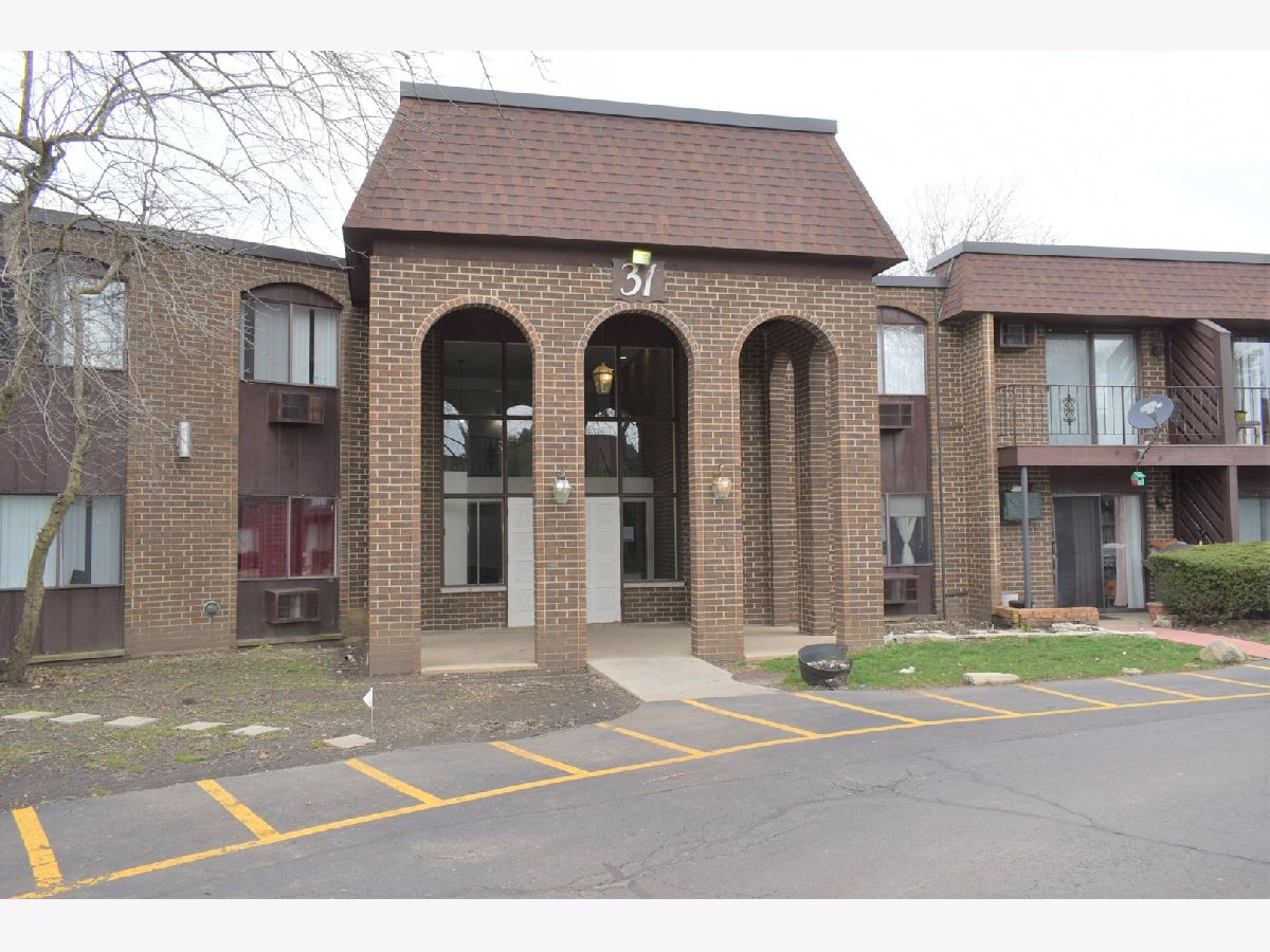 Condominiums Rented Washington Court Mundelein Illinois, 31 Washington