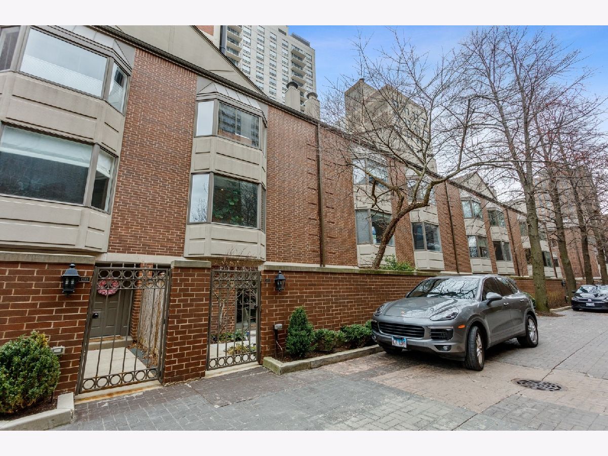 Townhomes Sold Beekman Place Chicago Illinois, 55 Goethe