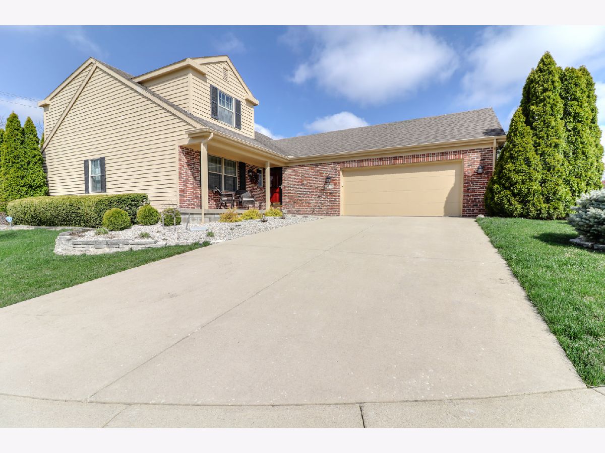 Homes & Condominiums Sold Greystone Champaign Illinois, 2910 Greystone