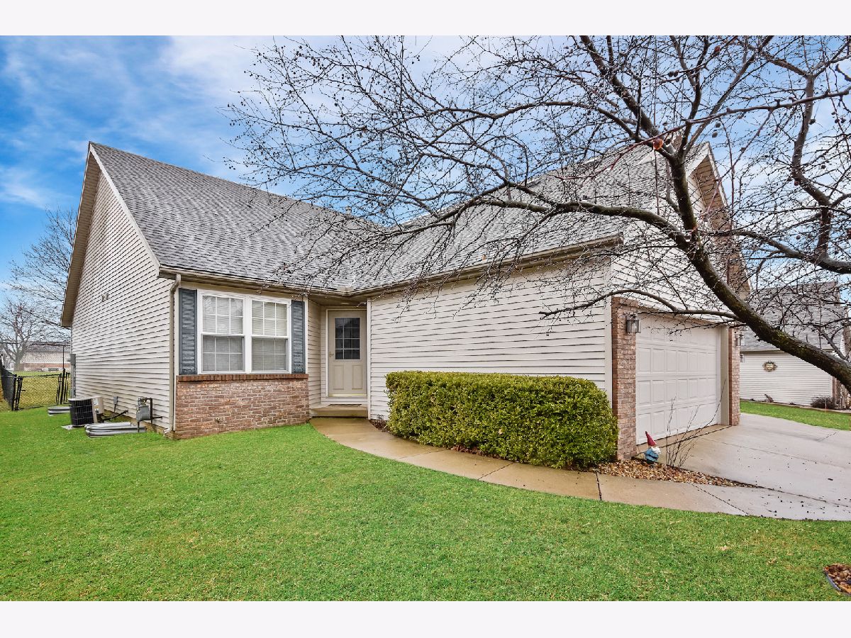 Condos & Townhomes Sold Beechwood Commons Normal Illinois, 475 Beechwood