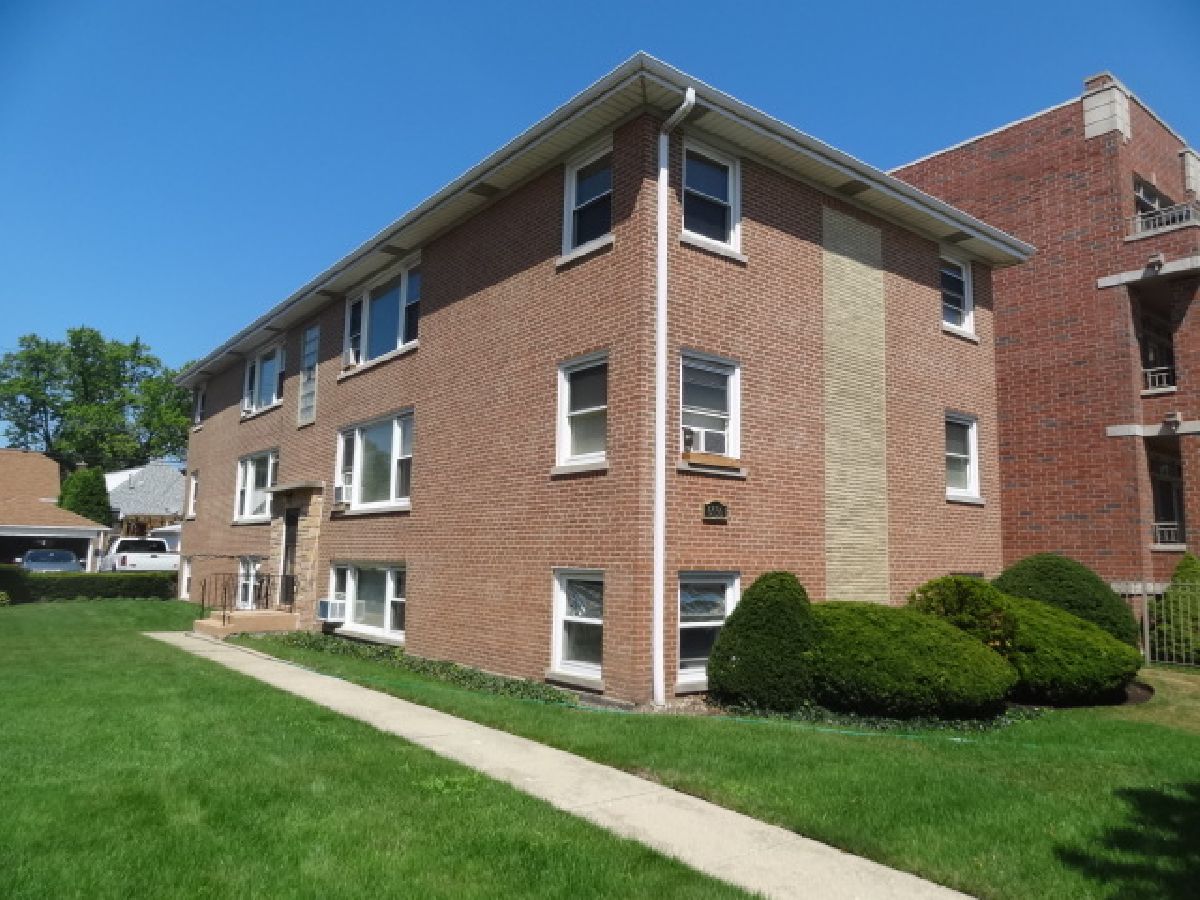 Homes & Condominiums Rented Edison Park Place Chicago Illinois, 6636 Harlem