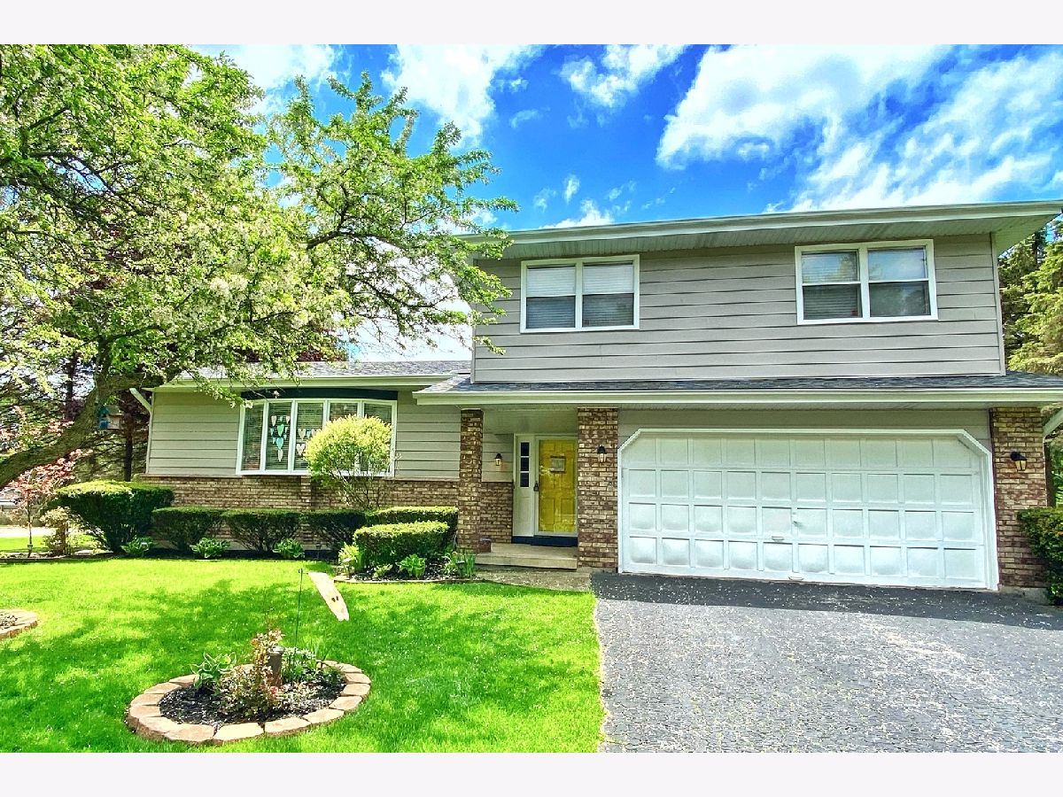 Homes Sold Fox River Bluffs East Dundee Illinois, 32W755 Albert