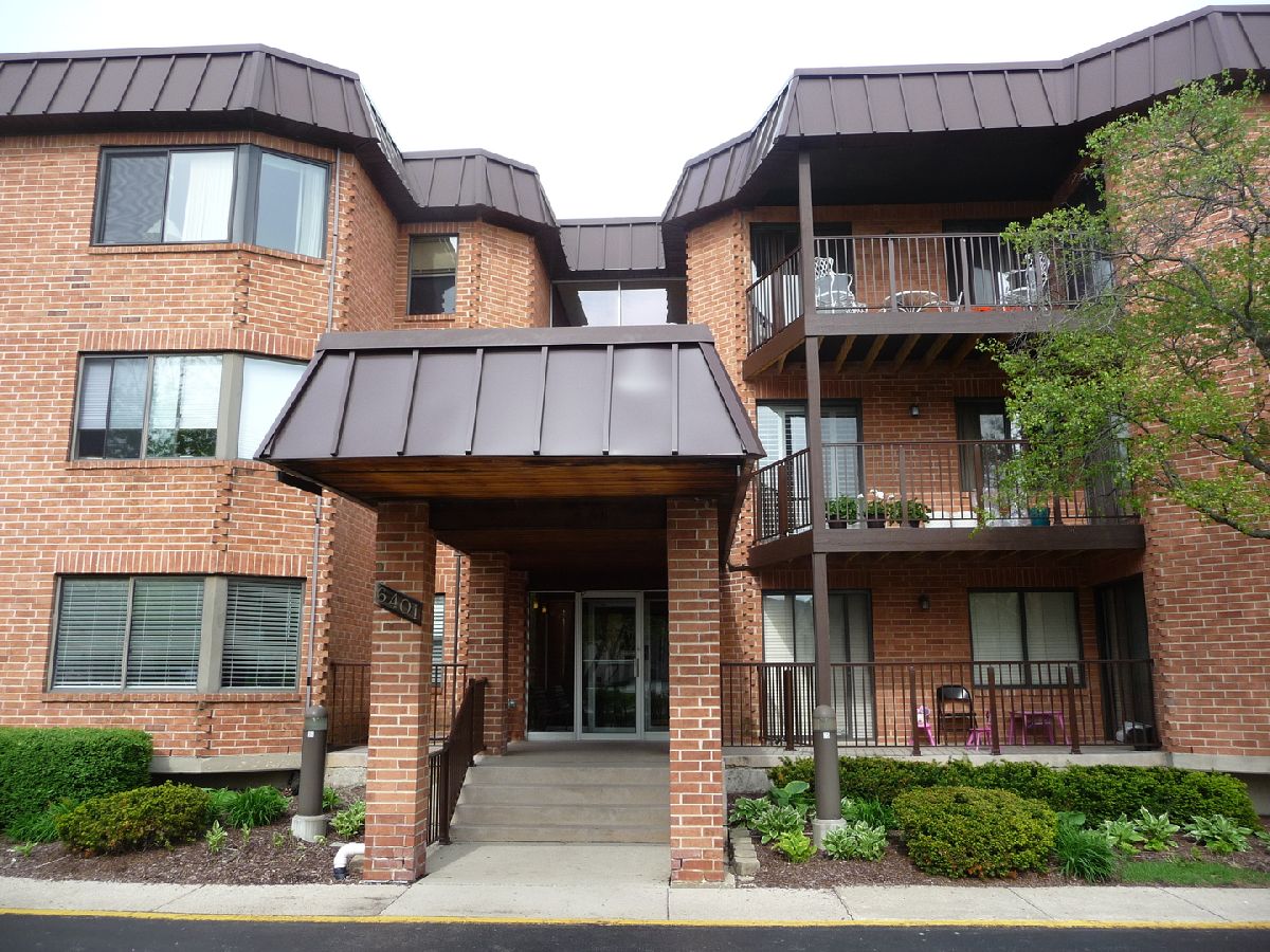 Condominiums Sold The Lawns Willowbrook Illinois, 6401 Clarendon Hills