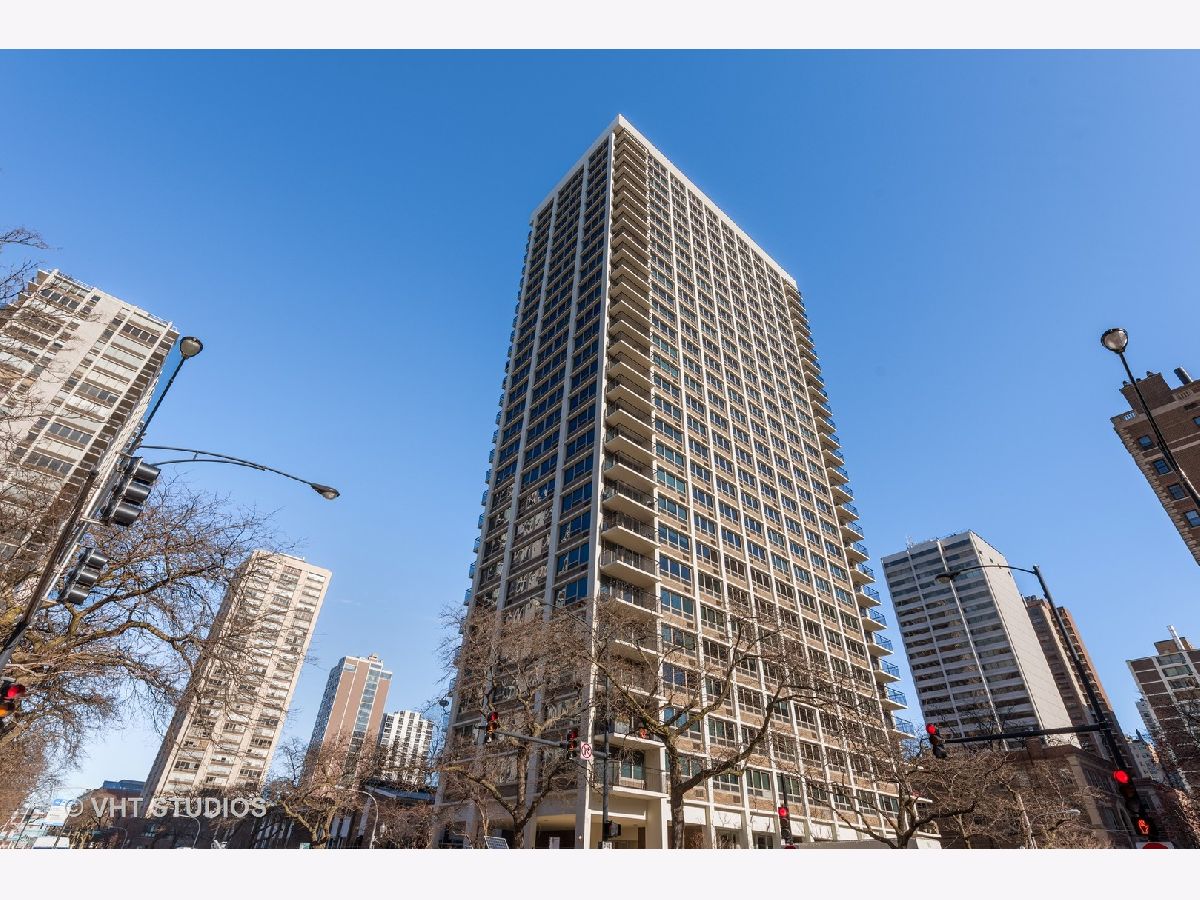 Condominiums Rented Lowell House Chicago Illinois, 88 Schiller