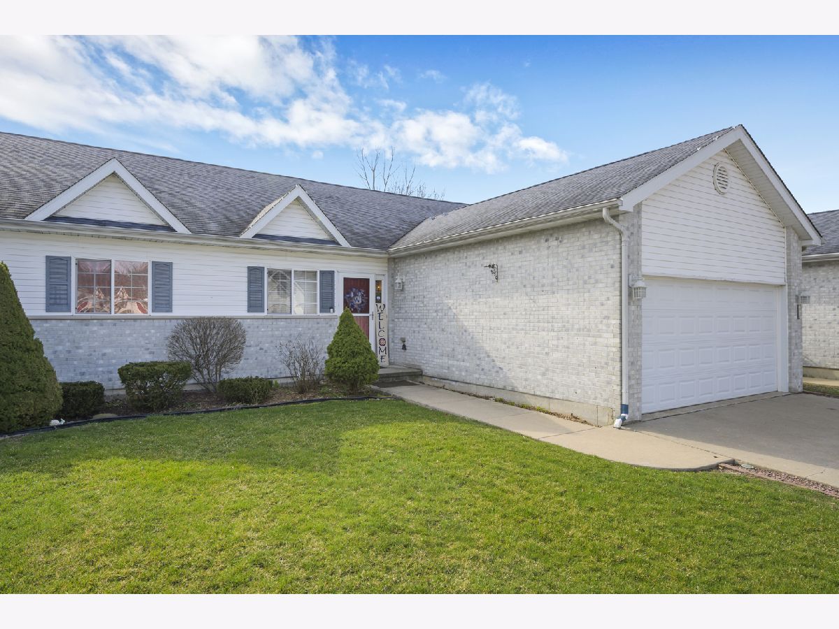 Townhomes & Homes Sold Lighthouse Cove Braidwood Illinois, 207 Harbor Landing