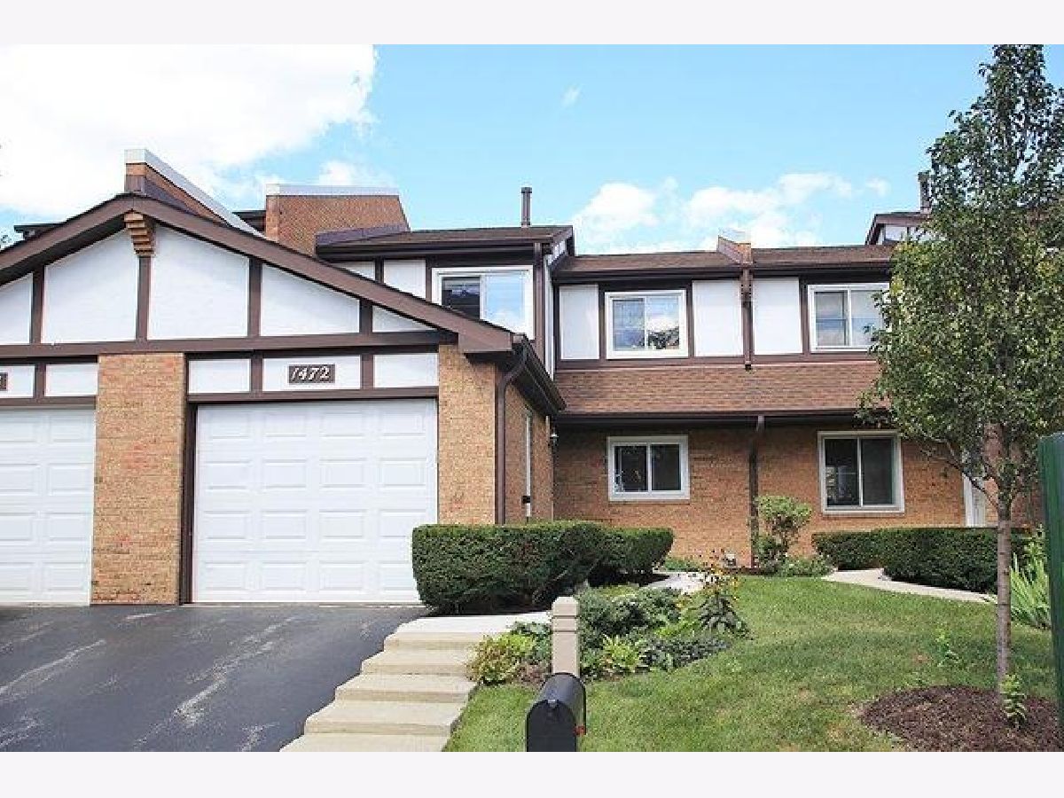 Townhomes Sold Roundtree Commons Elk Grove Village Illinois, 1472 Circle