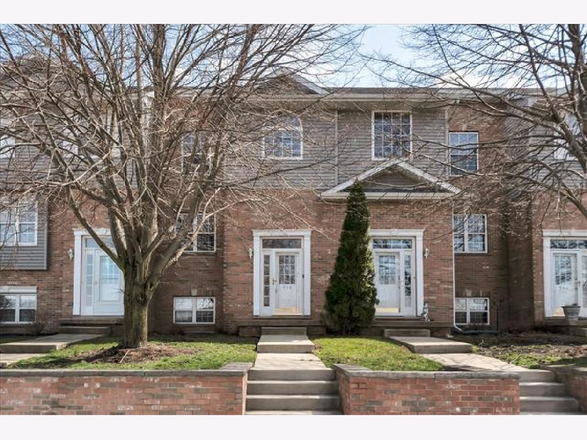 Townhomes & Condos & Homes Sold Lester Estates Manteno Illinois, 386 Raven