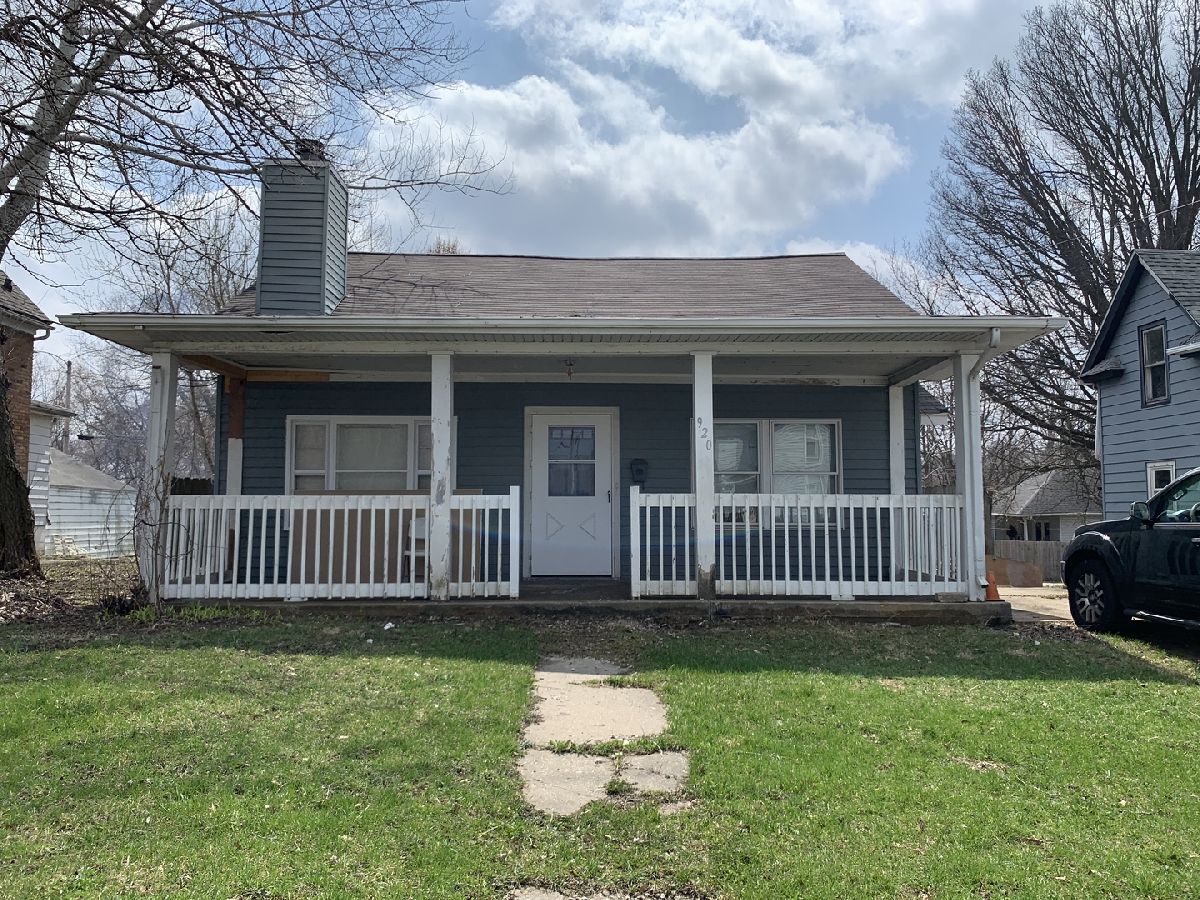  Rented Rockford Illinois, 920 Montague