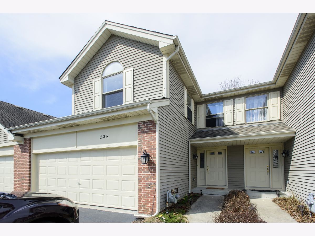 Townhomes Sold Woodboro West Chicago Illinois, 224 Woodboro