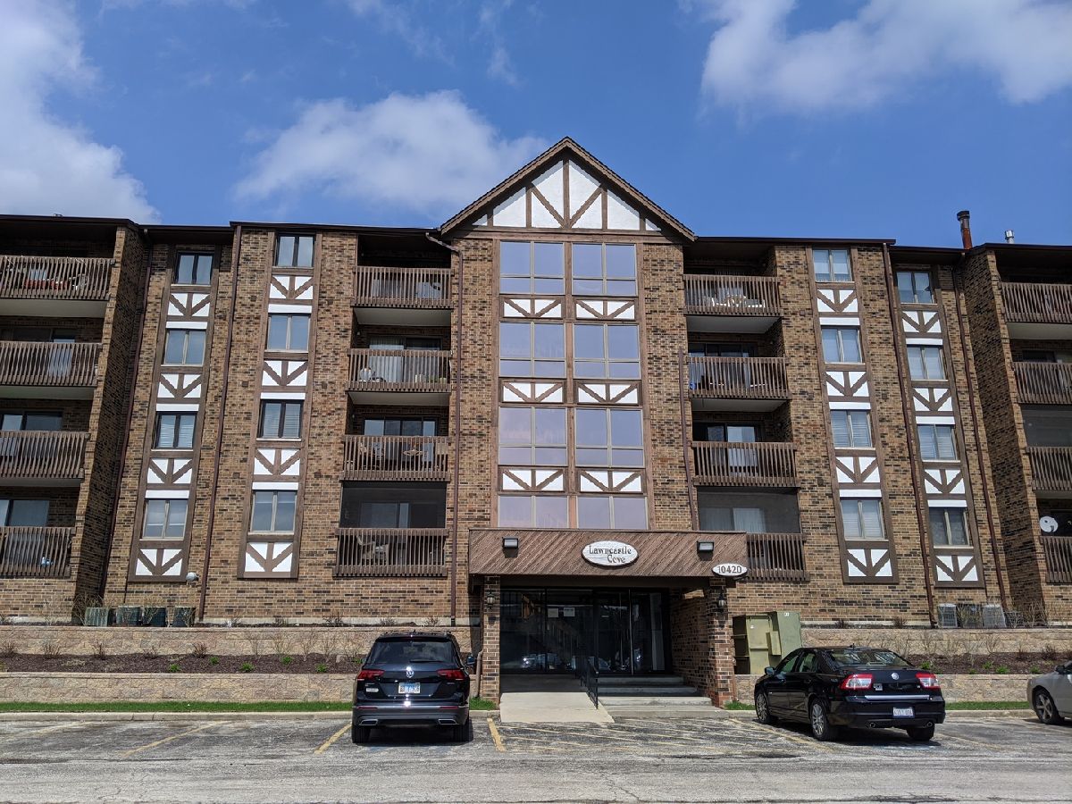 Condominiums Rented Lawncastle Cove Oak Lawn Illinois, 10420 Circle