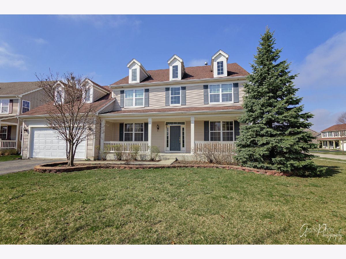Homes & Townhomes Rented Liberty Lakes Wauconda Illinois, 2350 Fishhook