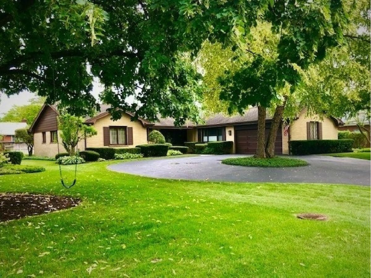 Homes Sold Canterbury Park Glenview Illinois, 1307 Canterbury