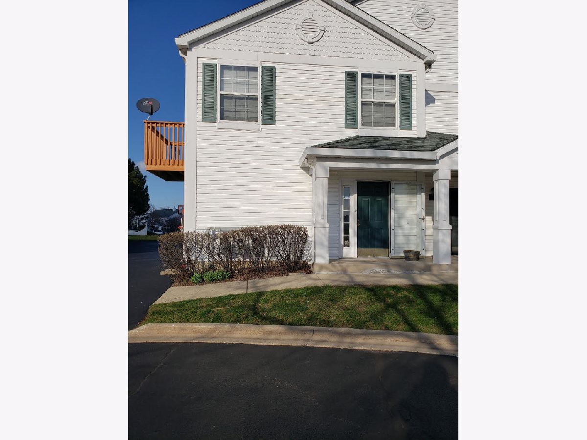 Homes & Townhomes & Condos Rented Heartland Meadows South Elgin Illinois, 721 Hobart