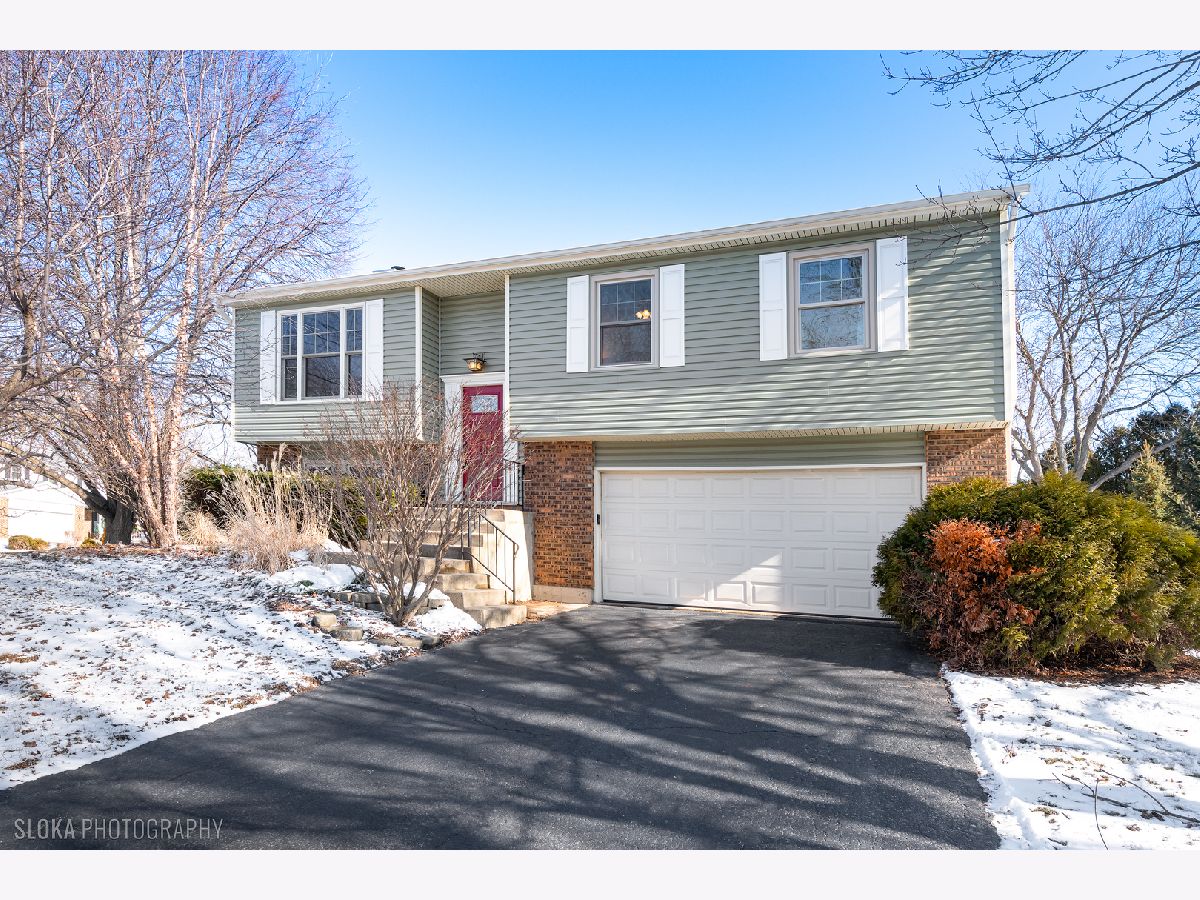 Homes Sold Lochwood Acres Crystal Lake Illinois, 336 Cascade