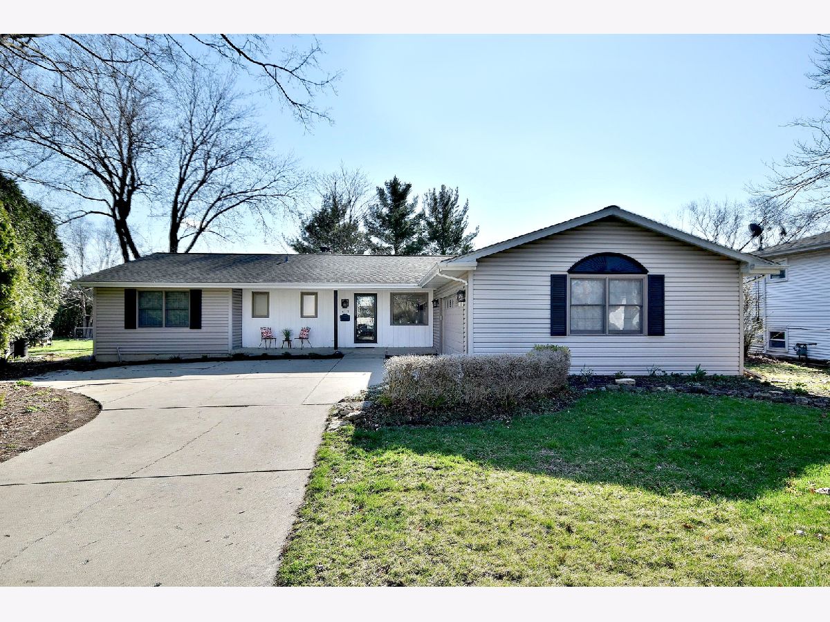 Homes Sold Fairview Estates Downers Grove Illinois, 6111 Blodgett