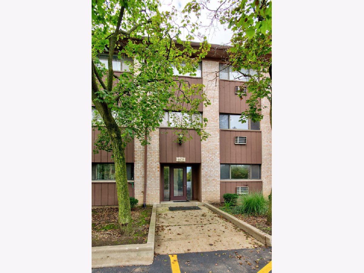Condominiums Rented Arbor Park Downers Grove Illinois, 4428 Arbor