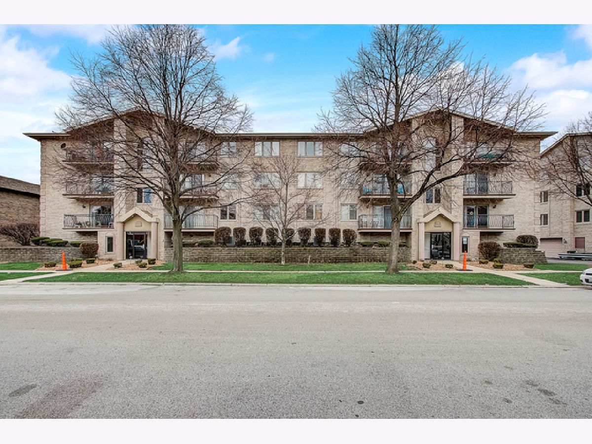Condominiums Sold Oaks Of Oak Lawn Oak Lawn Illinois, 10418 Keating