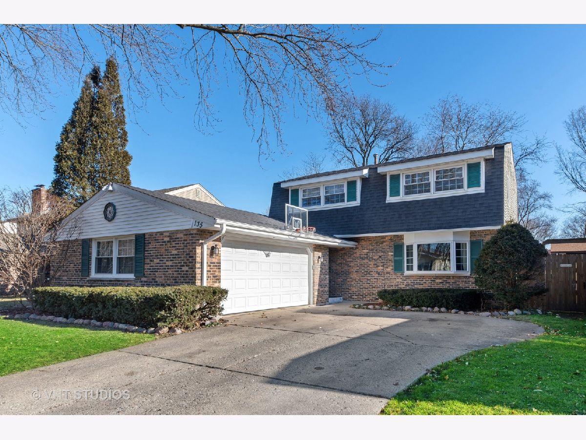 Homes Sold Highland Glen Wheeling Illinois, 135 Berkshire