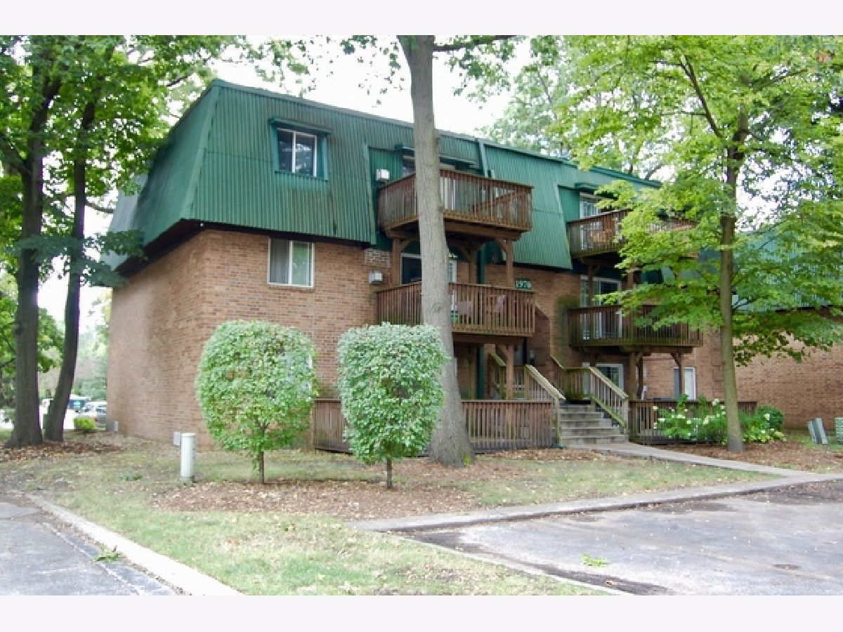 Condominiums Rented Walden Woods Aurora Illinois, 1970 Tall Oaks