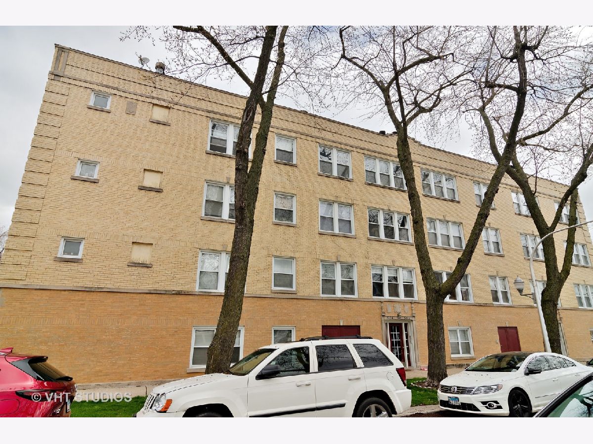 Condos & Townhomes Sold Berteau Terrace Chicago Illinois, 3222 Berteau