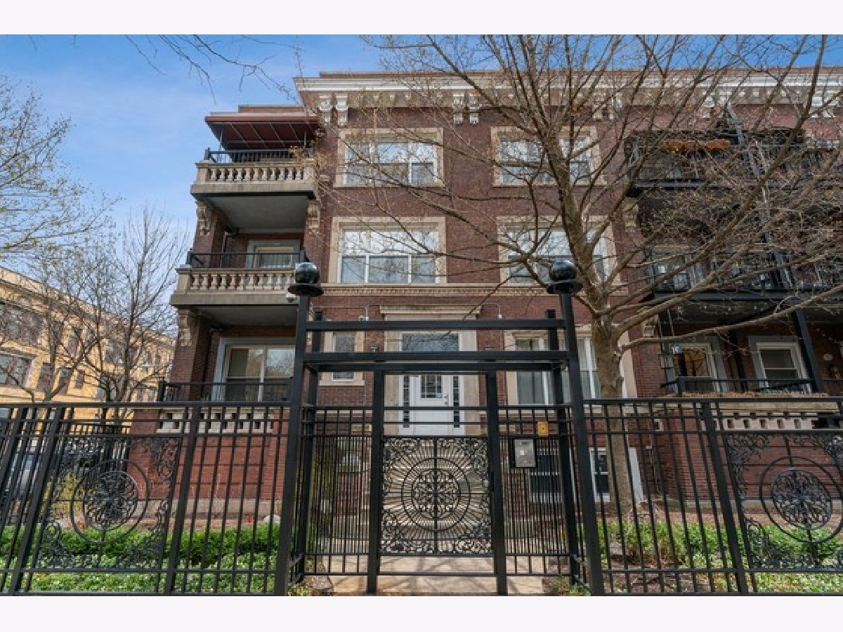 Condominiums Sold The Cathedral Chicago Illinois, 5063 Kenmore