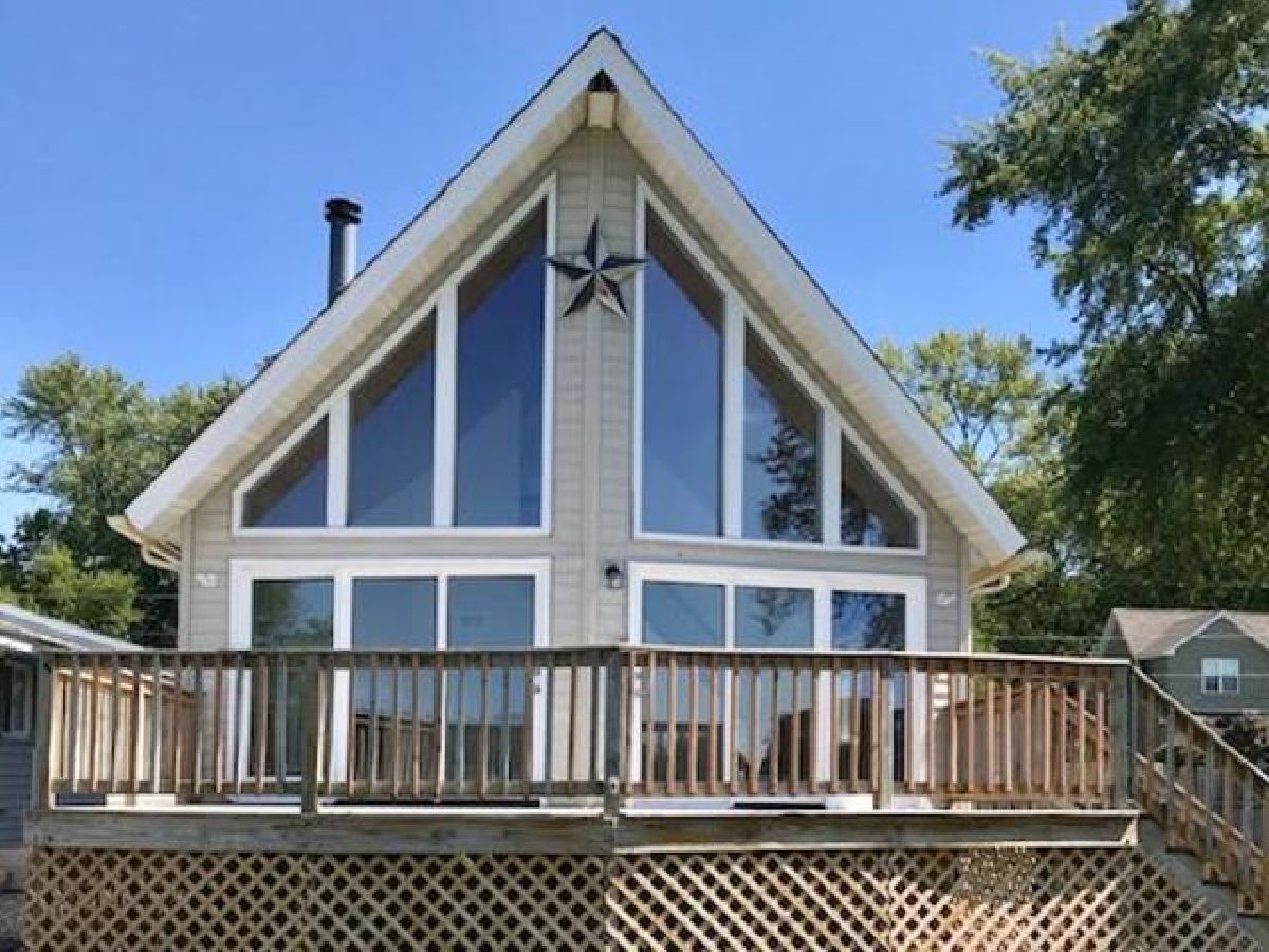 Homes Sold Fair Oaks Mchenry Illinois, 209 Emerald