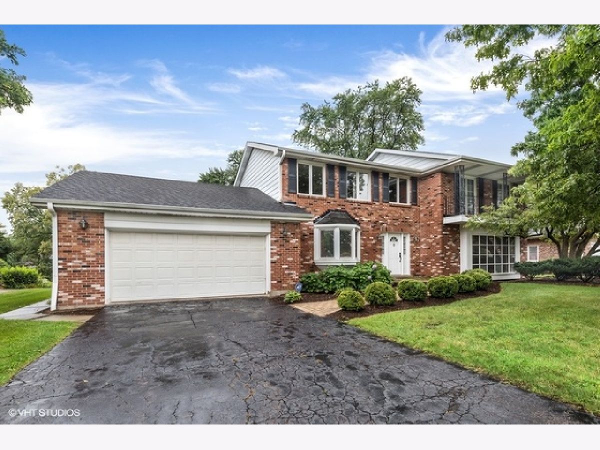 Homes Rented Chateau Loire Oak Brook Illinois, 19W121 Avenue Chateaux