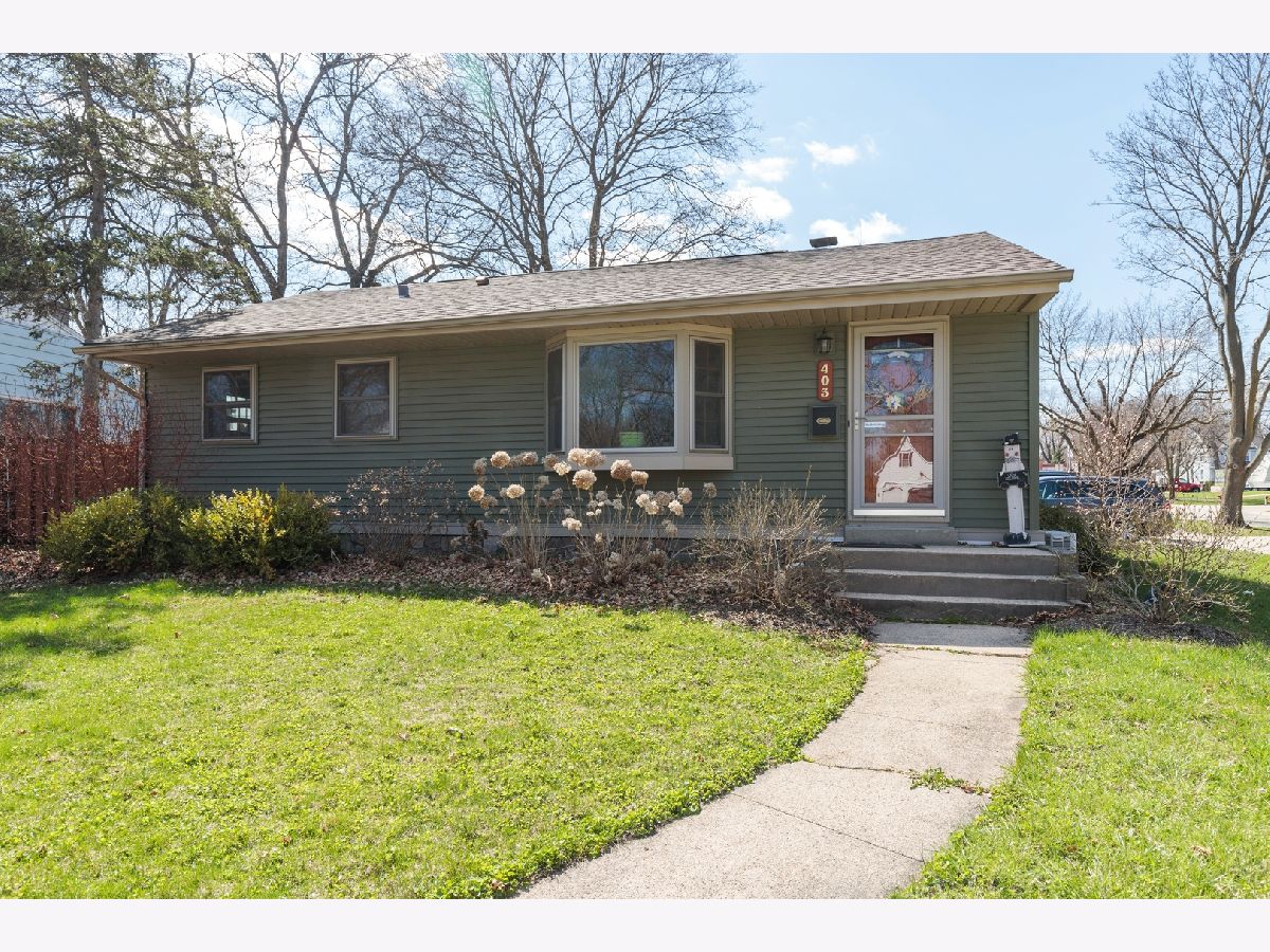 Homes & Townhomes & Condos Rented Copeland Manor Libertyville Illinois, 403 Prairie