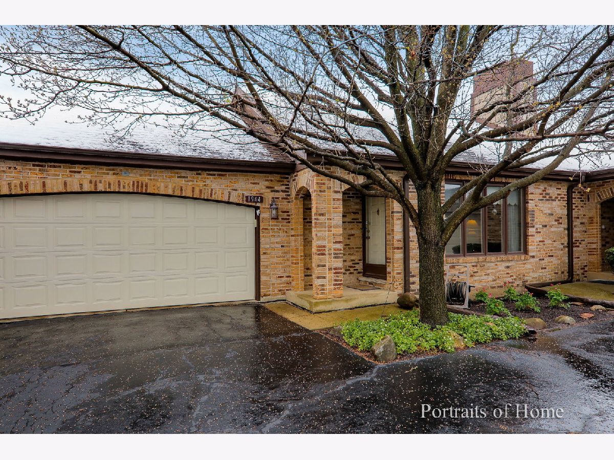 Villa Olivia Bartlett IL, Townhomes & Condos For Sale & For Rent