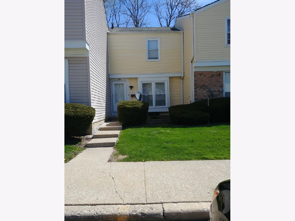 Townhomes & Homes Rented Provincetown Country Club Hills Illinois, 1124 Williamsburg