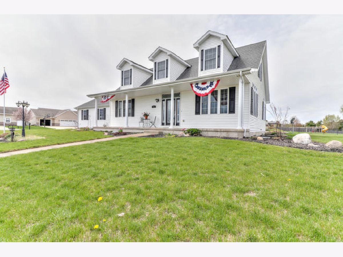 Homes Sold Wiltshire Estates St Joseph Illinois, 611 Country Acres