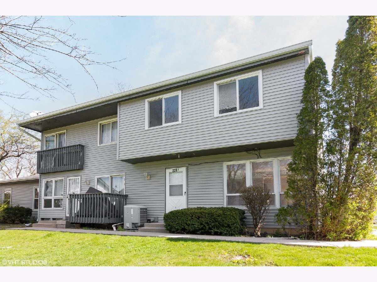 Townhomes Rented Courthomes Of Indian Oaks Bolingbrook Illinois, 228 Apache